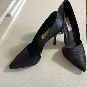 Steve Madden 8 1/2 black leather pumps